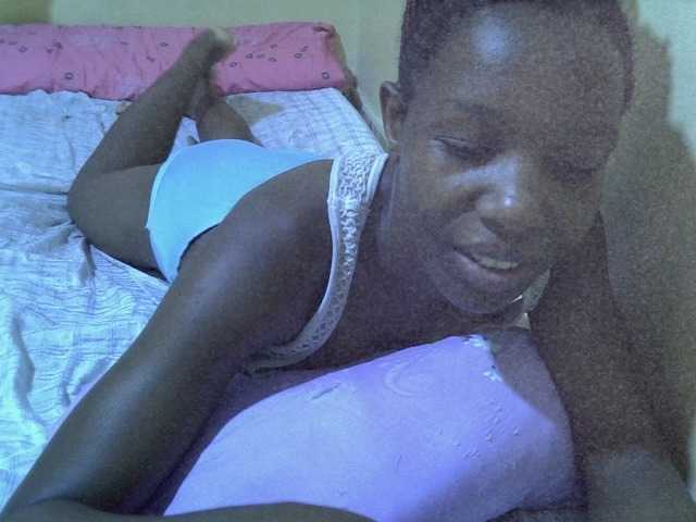 Sexy-halimah live cam on BongaCams