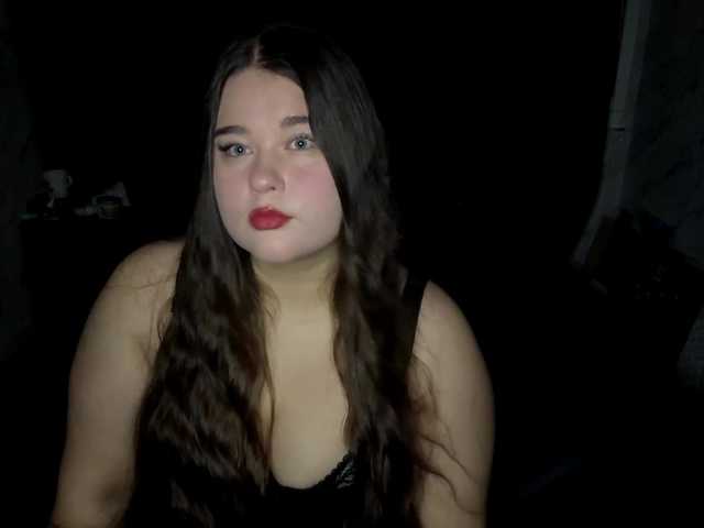 HollyLooks webcam