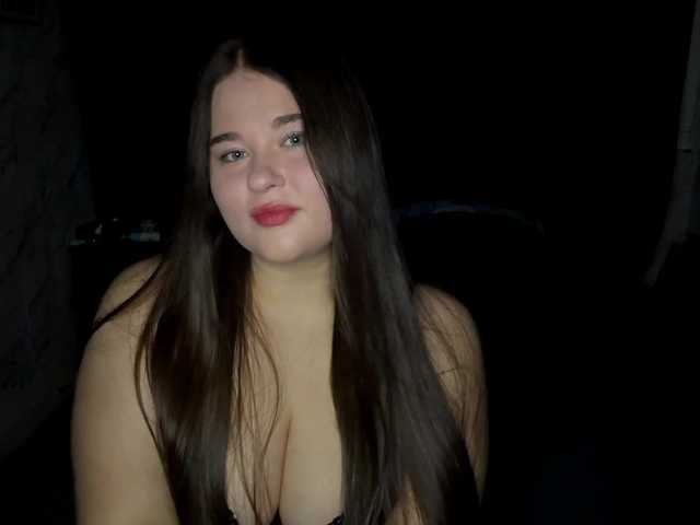 HollyLooks live cam