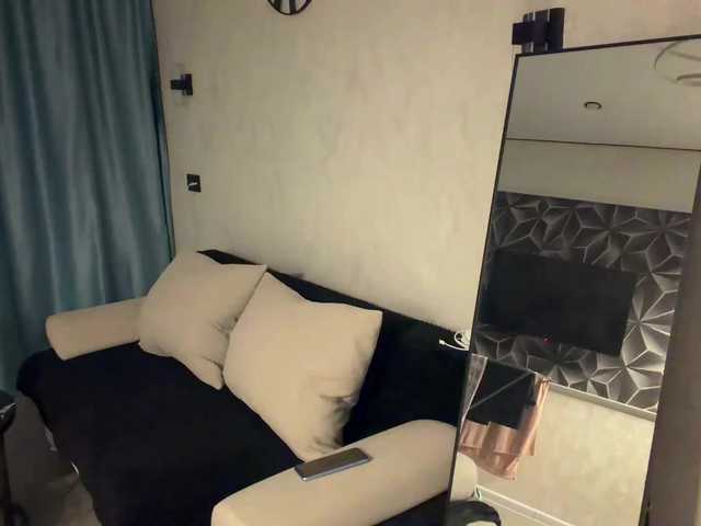 FloraLooks live cam on BongaCams