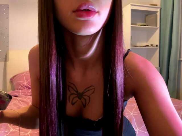 FloraIce live cam on BongaCams