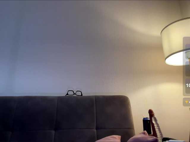 FloraIce live cam on BongaCams