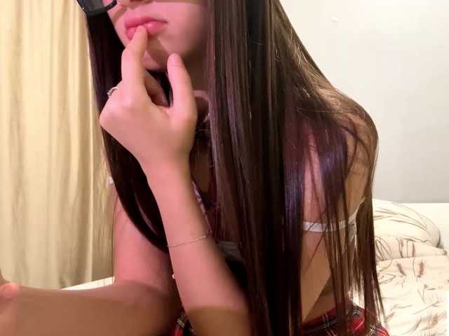 FloraIce live cam on BongaCams