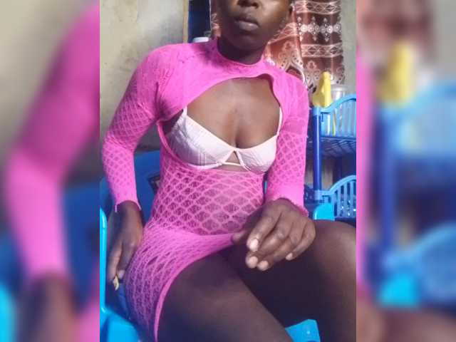 PetiteMaria live cam on BongaCams