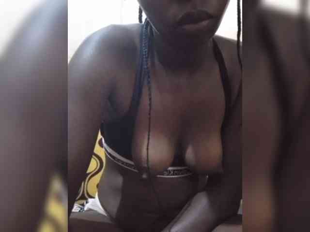 PetiteMaria webcam