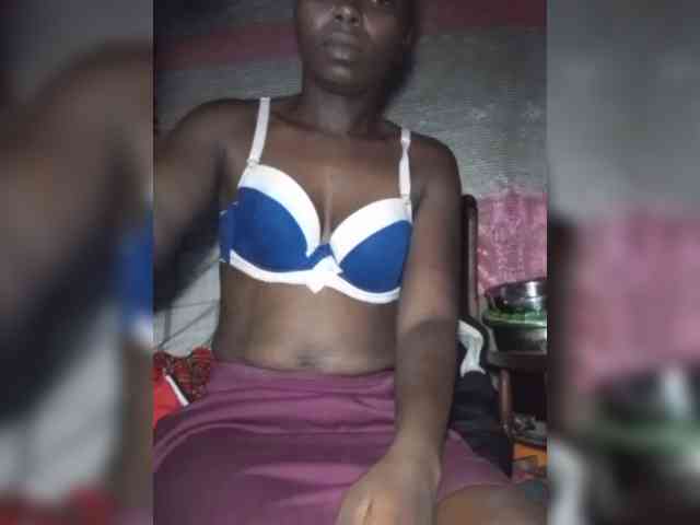 PetiteMaria webcam