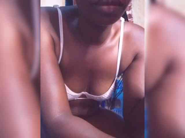 PetiteMaria webcam