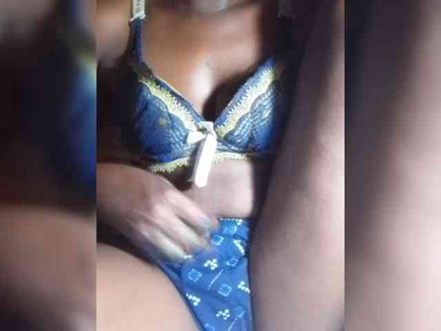 PetiteMaria webcam