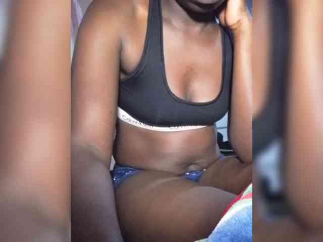 PetiteMaria webcam
