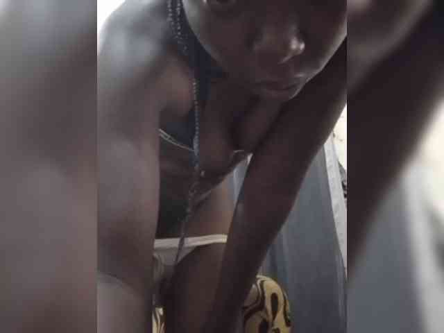 PetiteMaria webcam