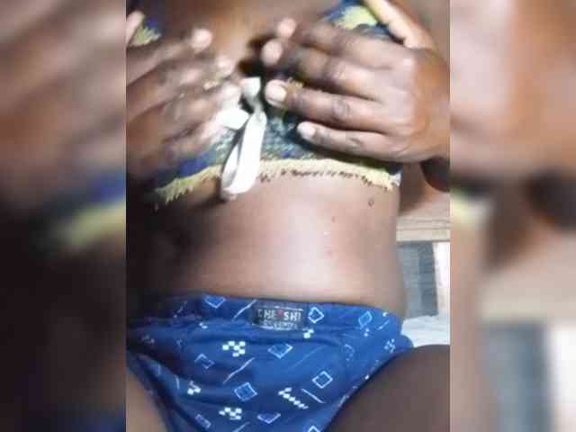 PetiteMaria webcam