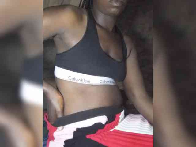 PetiteMaria webcam