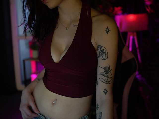 Millimii live cam on BongaCams