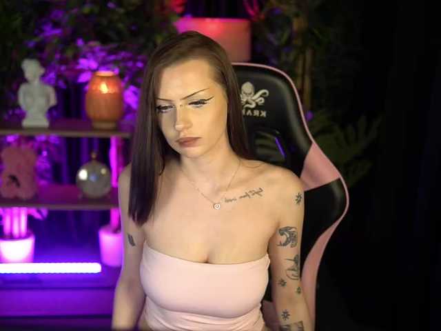Millimii live cam on BongaCams