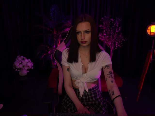 Millimii live cam on BongaCams