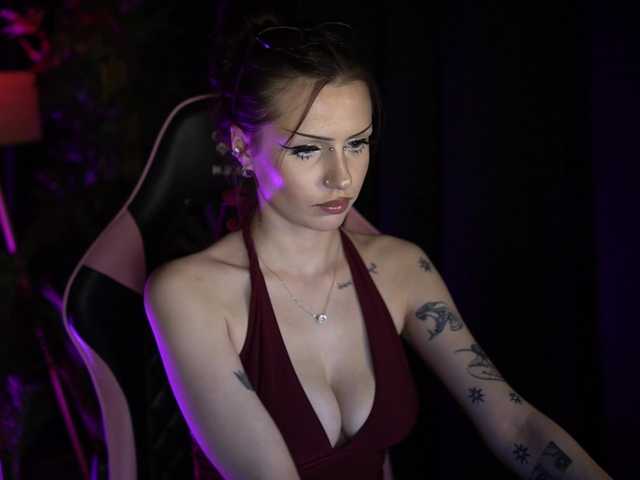 Millimii live cam on BongaCams