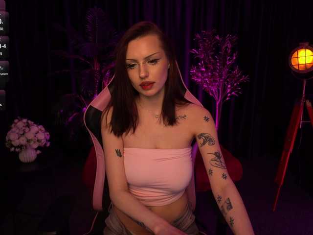 Millimii live cam on BongaCams