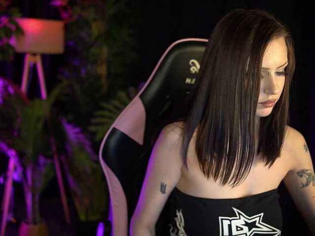 Millimii live cam on BongaCams