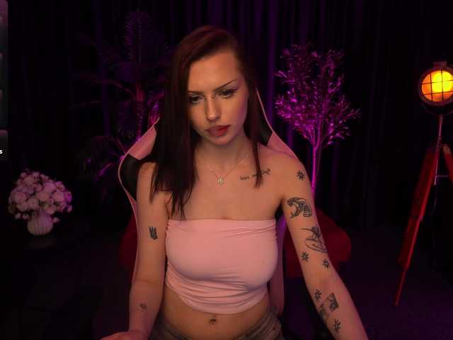 Millimii live cam on BongaCams
