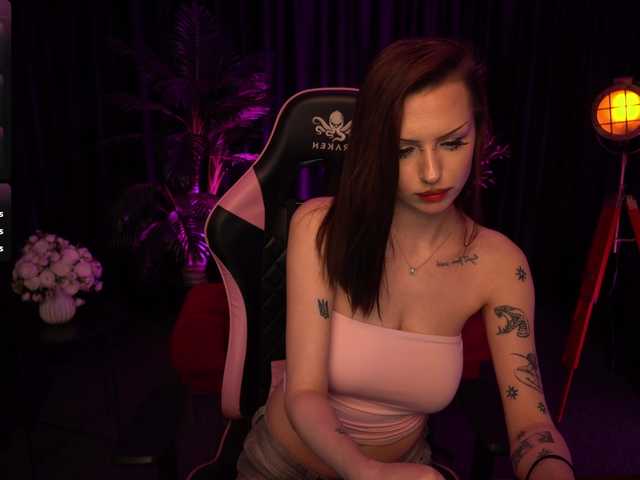 Millimii live cam on BongaCams