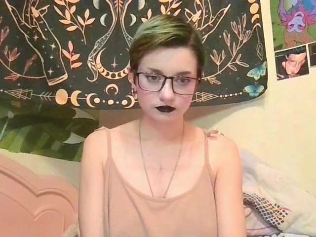 uwu-emmy live cam on BongaCams