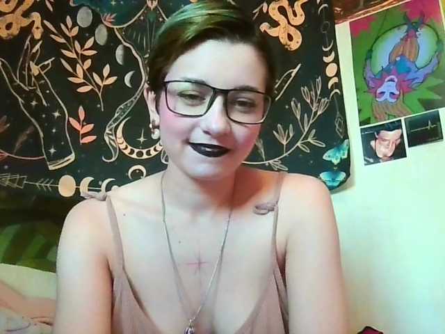 uwu-emmy live cam on BongaCams