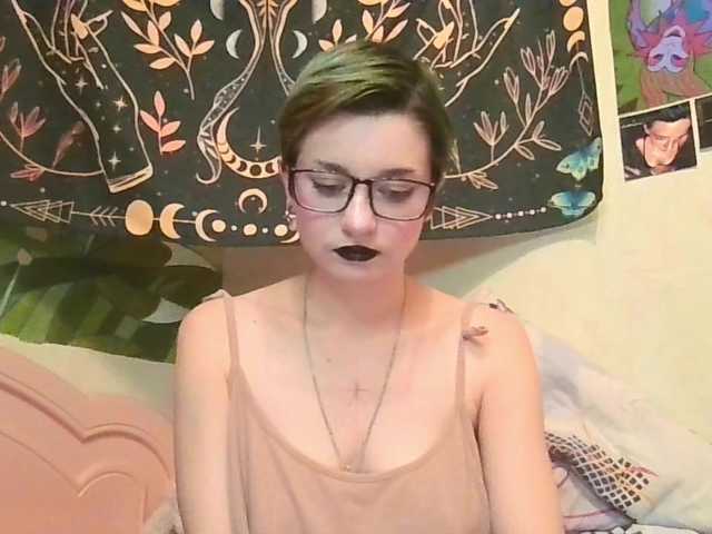 uwu-emmy live cam on BongaCams