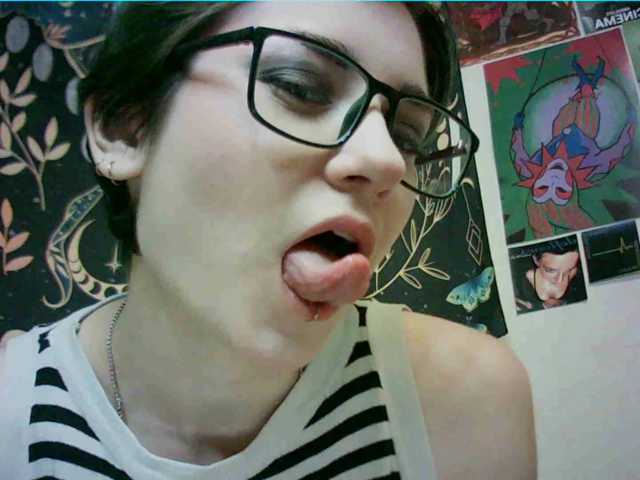 uwu-emmy live cam on BongaCams
