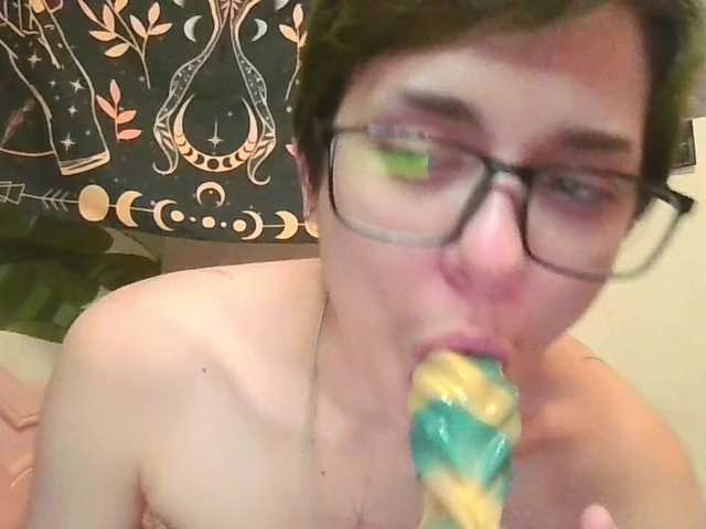 uwu-emmy live cam on BongaCams