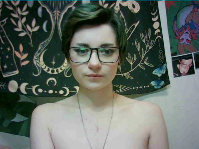 uwu-emmy live cam on BongaCams