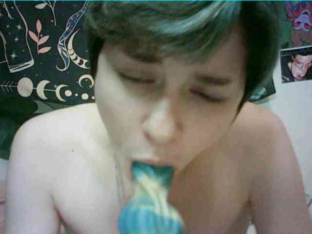 uwu-emmy webcam