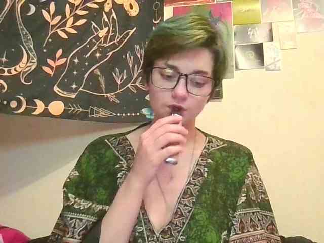 uwu-emmy webcam
