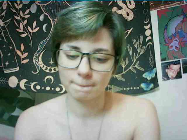 uwu-emmy webcam