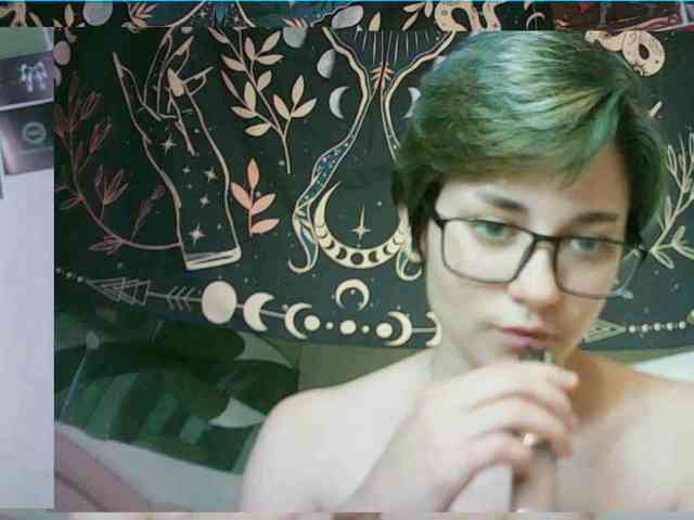 uwu-emmy webcam
