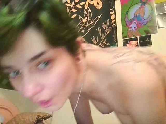uwu-emmy webcam