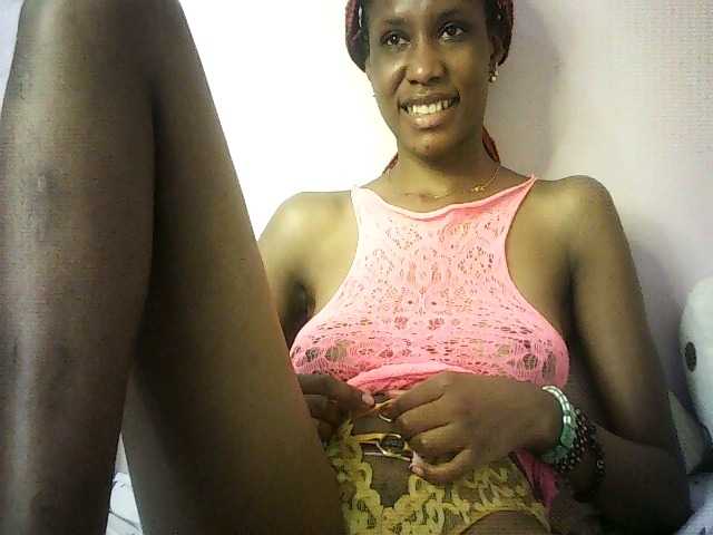 Trassy — live female cam