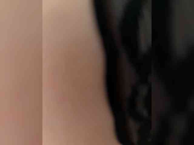 Emma942 webcam