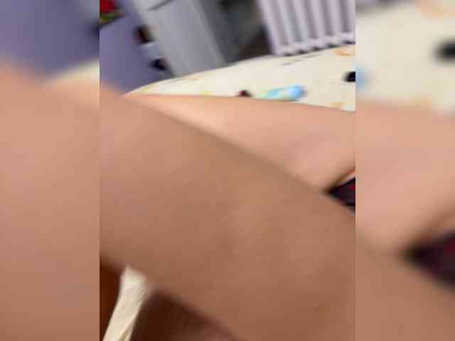 Emma942 webcam