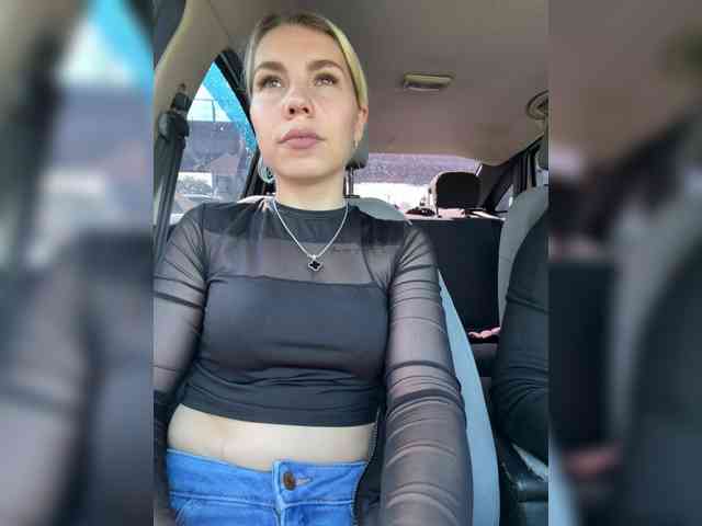 Model: Emma942