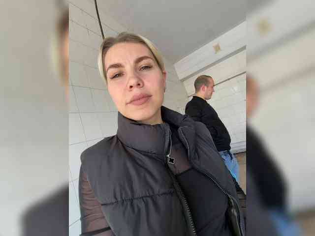 Emma942 webcam