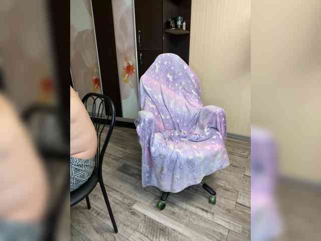 Emma942 webcam