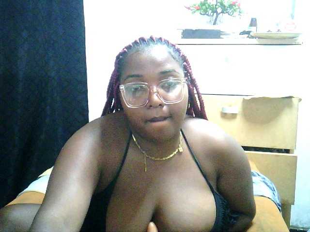 BlackCamille live cam on BongaCams