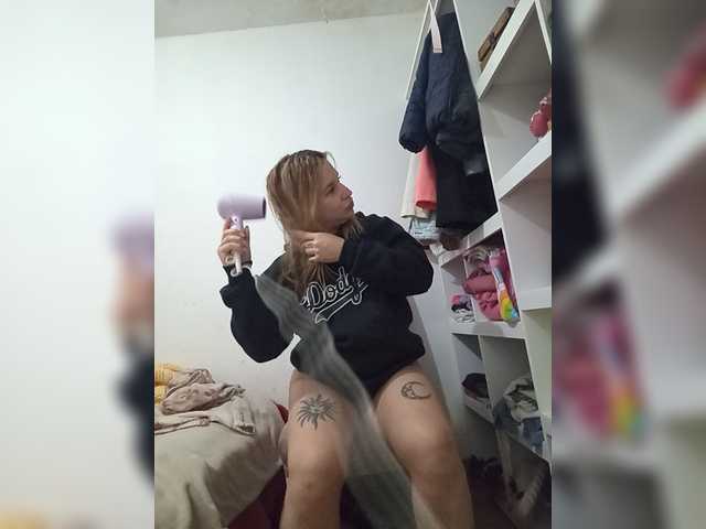 Evaluna23a live cam on BongaCams