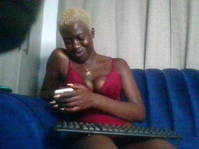 Hotpearll live cam on BongaCams