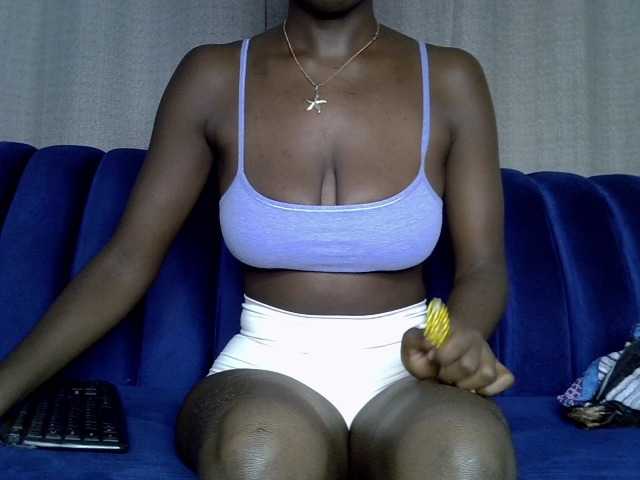le modèle Hotpearll est en webcam porno dans un show sur le site bongacams, il possède les tags suivants: Ebony,Blonde,Trimmed