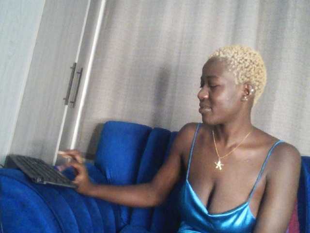 Hotpearll live cam on BongaCams