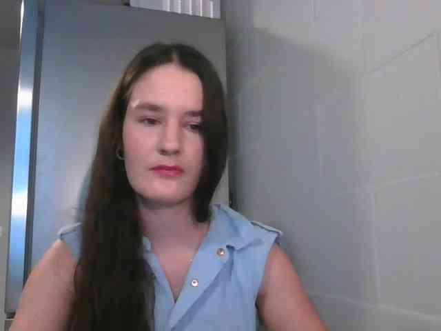 Model: SarahCute