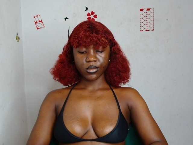 Nasty-petite, en directo ahora en BongaCams