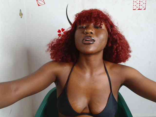 Nasty-petite webcam