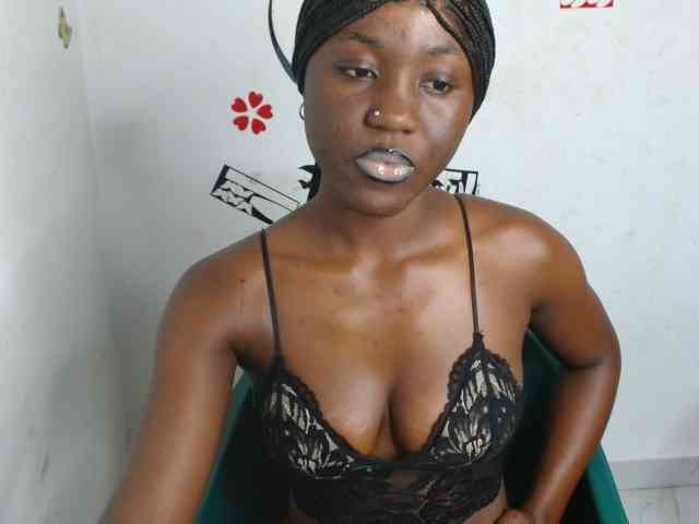 Nasty-petite webcam